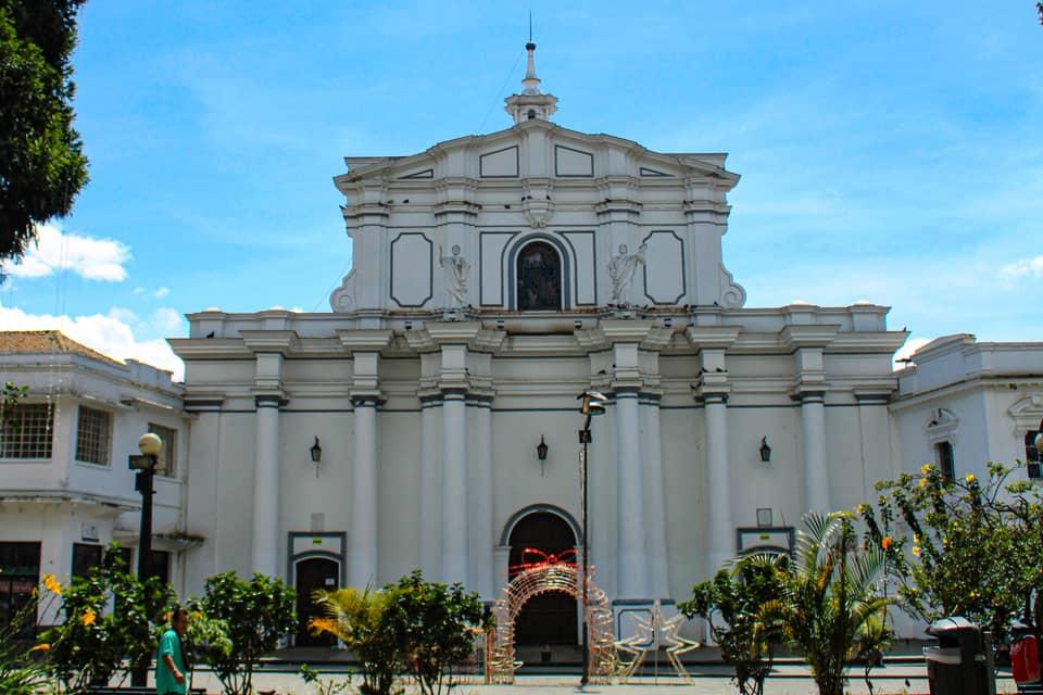 Catedral_Basilica_Nuestra_Se_ora_Asuncion_2.jpg