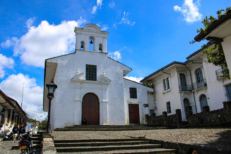 Iglesia_La_Ermita-1.jpg